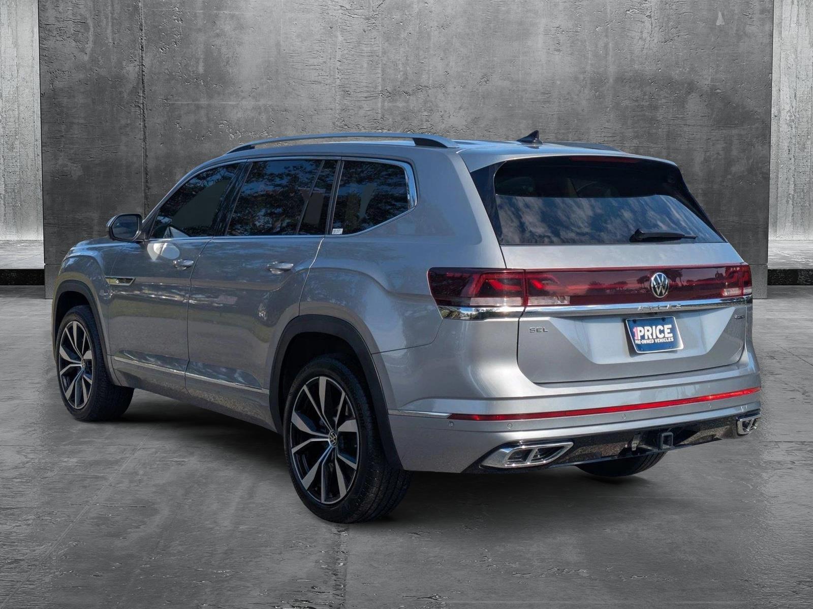 2024 Volkswagen Atlas Vehicle Photo in Sarasota, FL 34231