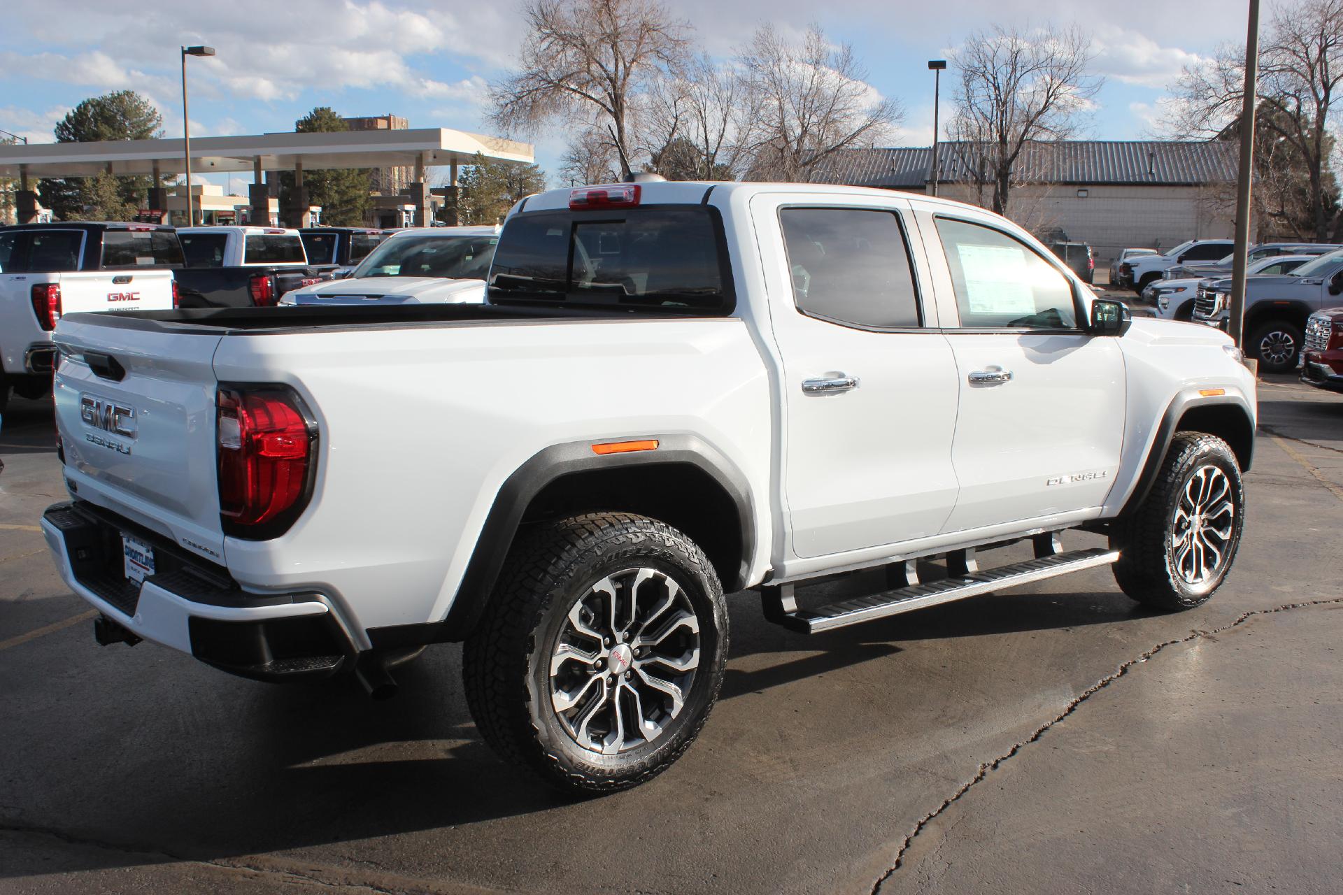 2025 GMC Canyon Vehicle Photo in AURORA, CO 80012-4011