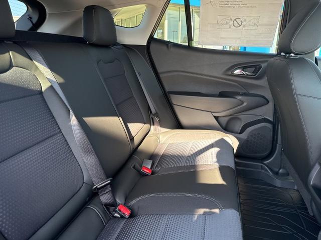2025 Chevrolet Trax Vehicle Photo in MANHATTAN, KS 66502-5036