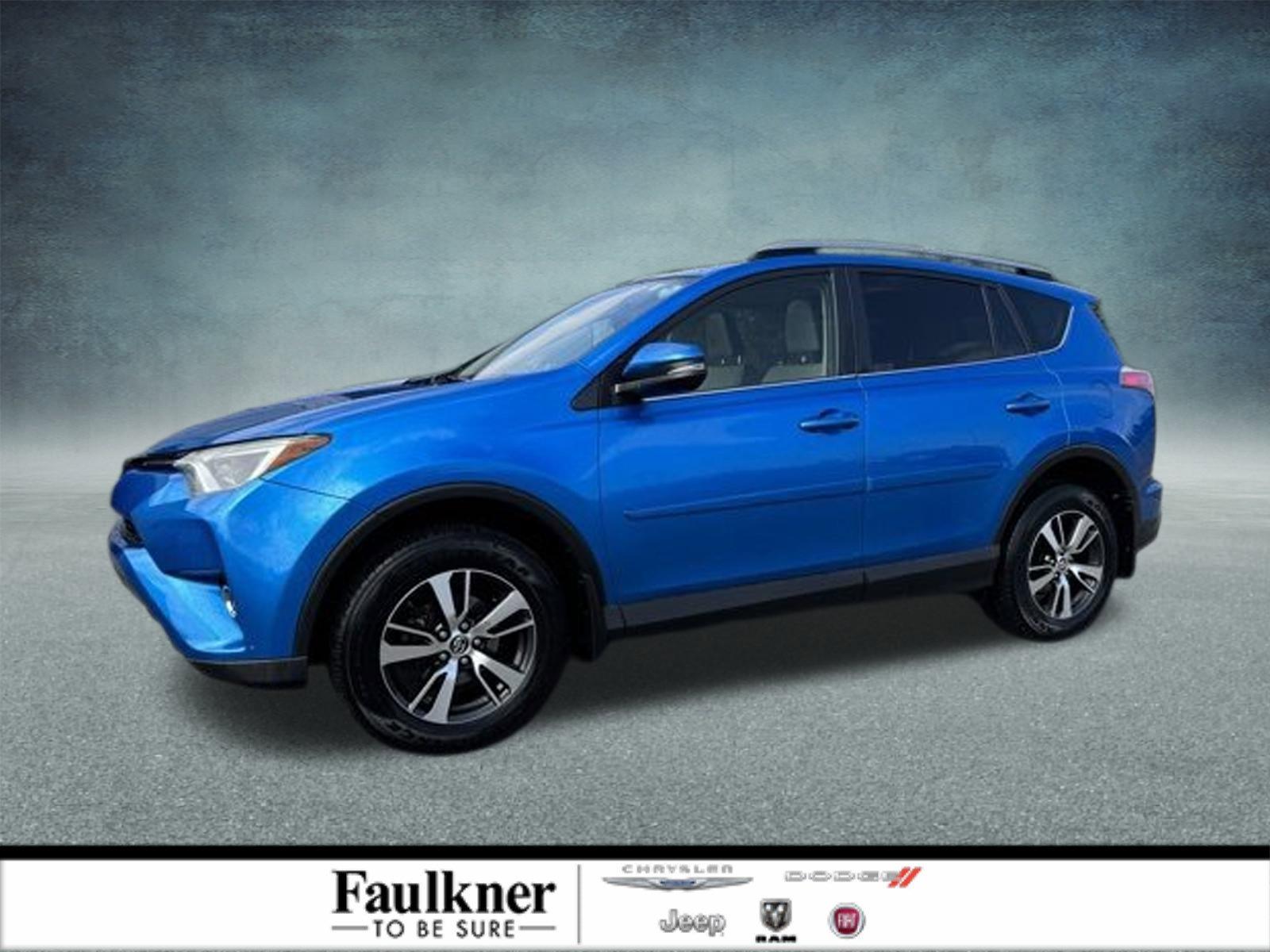 2018 Toyota RAV4 Vehicle Photo in Mechanicsburg, PA 17050-1707