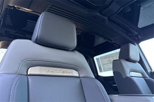 2025 GMC HUMMER EV Pickup Vehicle Photo in ELK GROVE, CA 95757-8703