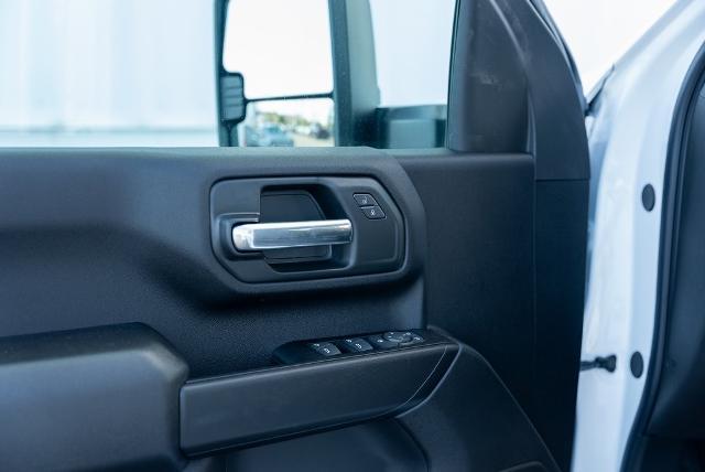 2025 Chevrolet Silverado 3500 HD Vehicle Photo in PLYMOUTH, MA 02360-4801