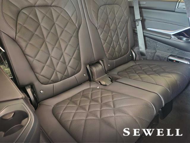 2025 BMW X7 xDrive40i Vehicle Photo in PLANO, TX 75024