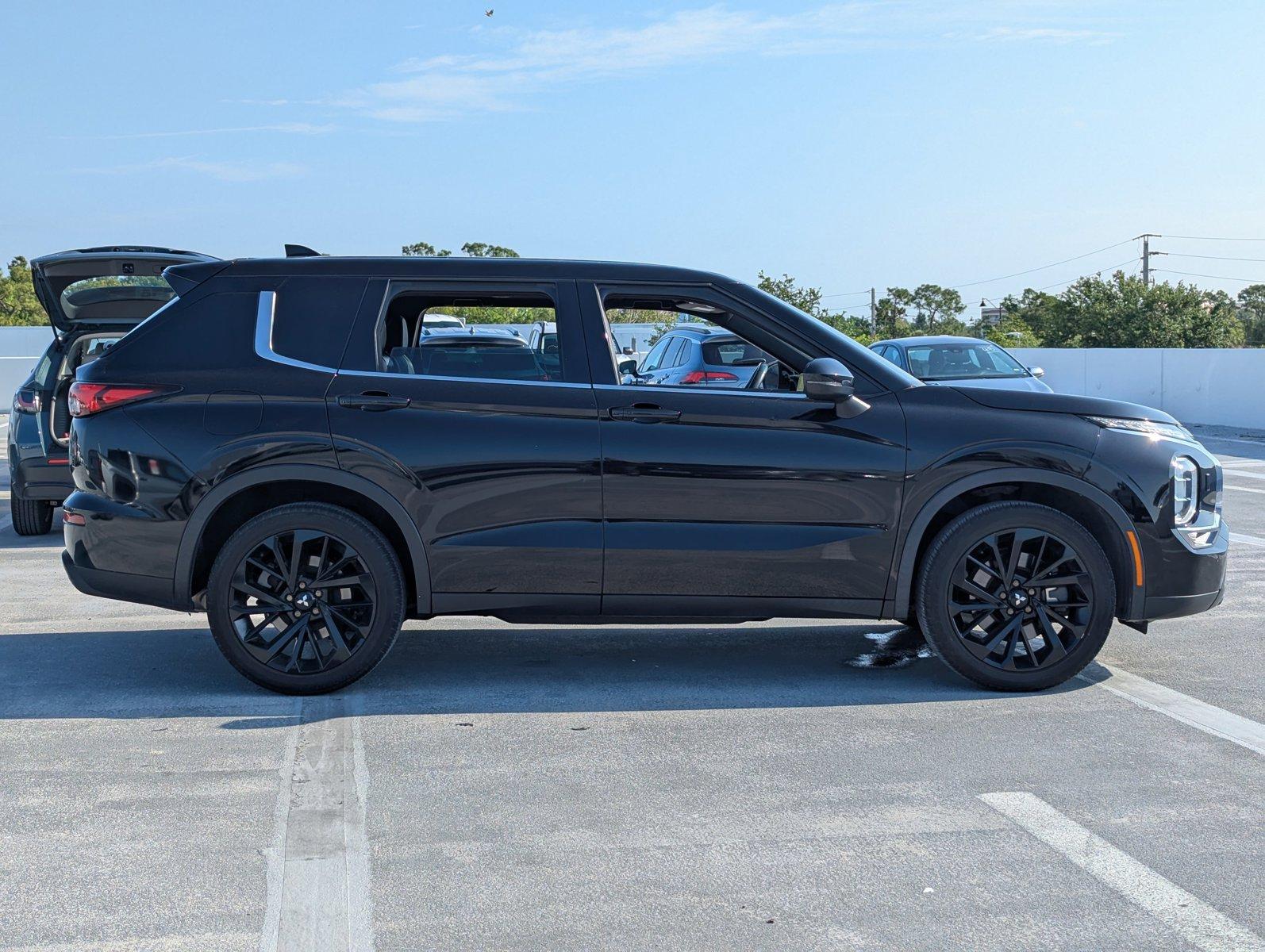 2022 Mitsubishi Outlander Vehicle Photo in Ft. Myers, FL 33907
