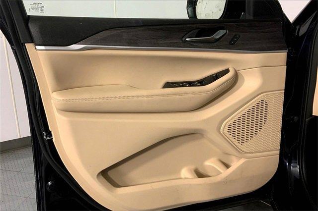 2023 Jeep Grand Cherokee L Vehicle Photo in KANSAS CITY, MO 64114-4545