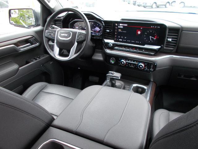2023 GMC Sierra 1500 Vehicle Photo in LOWELL, MA 01852-4336