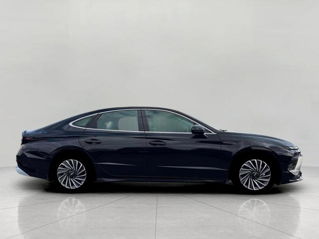 2025 Hyundai SONATA Hybrid Vehicle Photo in Green Bay, WI 54304