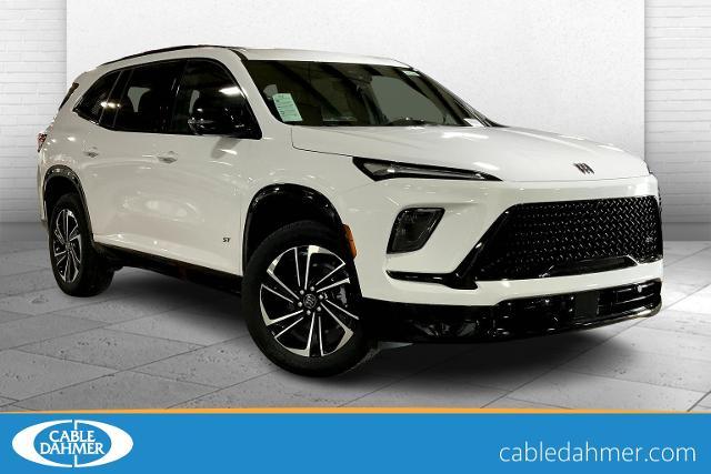 2026 Buick Enclave Vehicle Photo in KANSAS CITY, MO 64114-4545