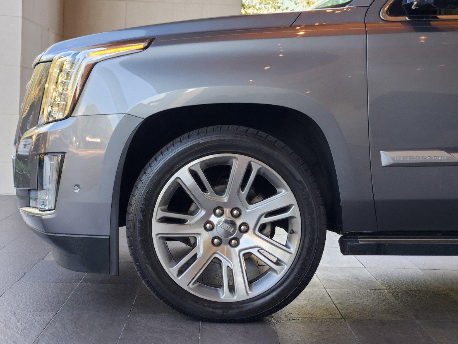 2018 Cadillac Escalade ESV Vehicle Photo in HOUSTON, TX 77079-1502