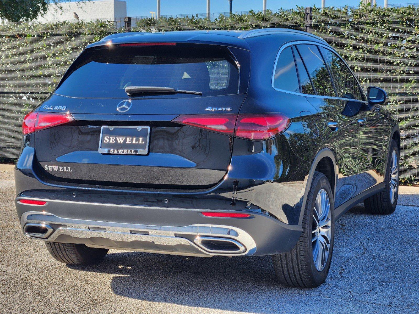 2024 Mercedes-Benz GLC Vehicle Photo in HOUSTON, TX 77079