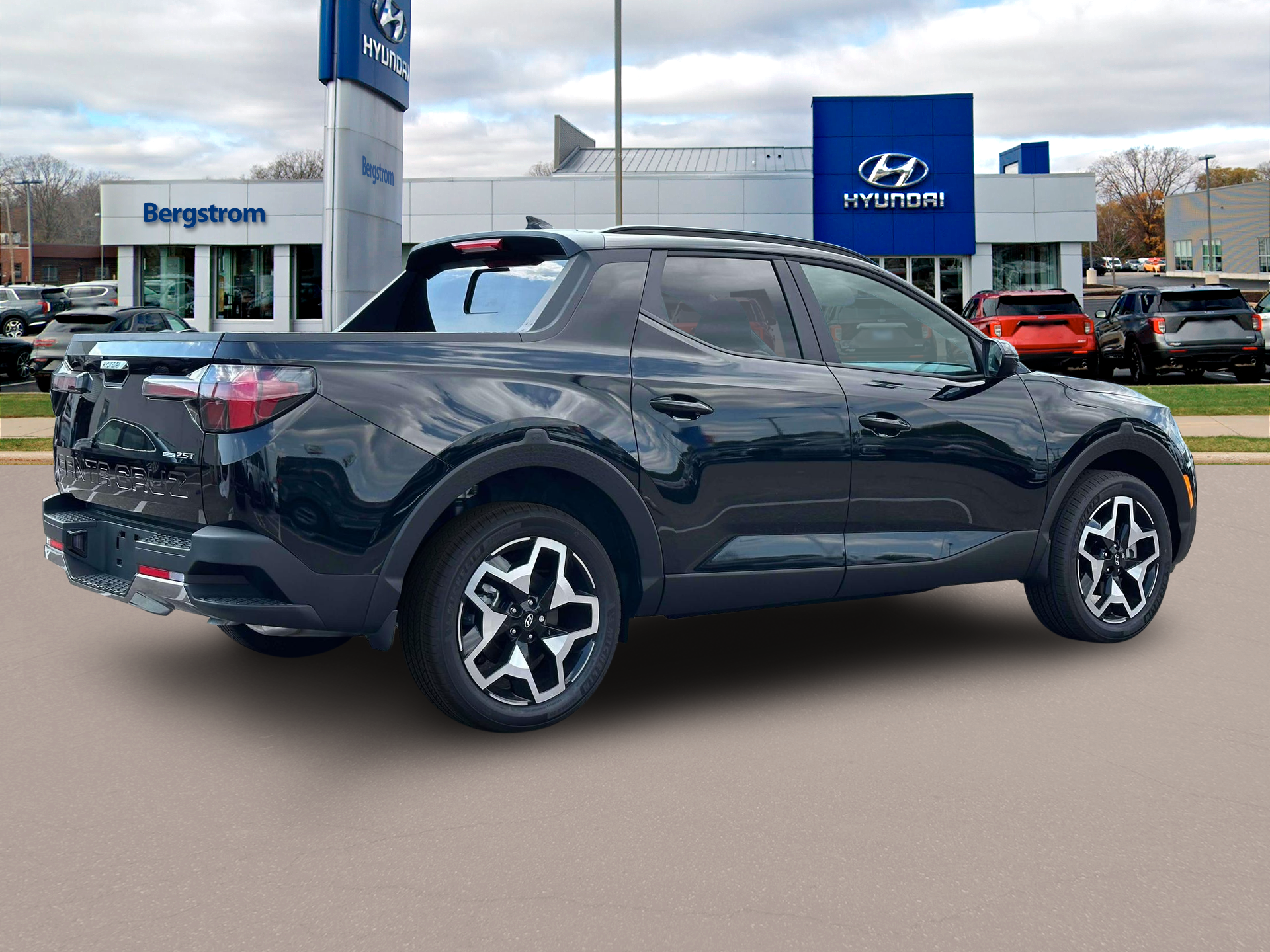 2024 Hyundai SANTA CRUZ Vehicle Photo in Green Bay, WI 54304