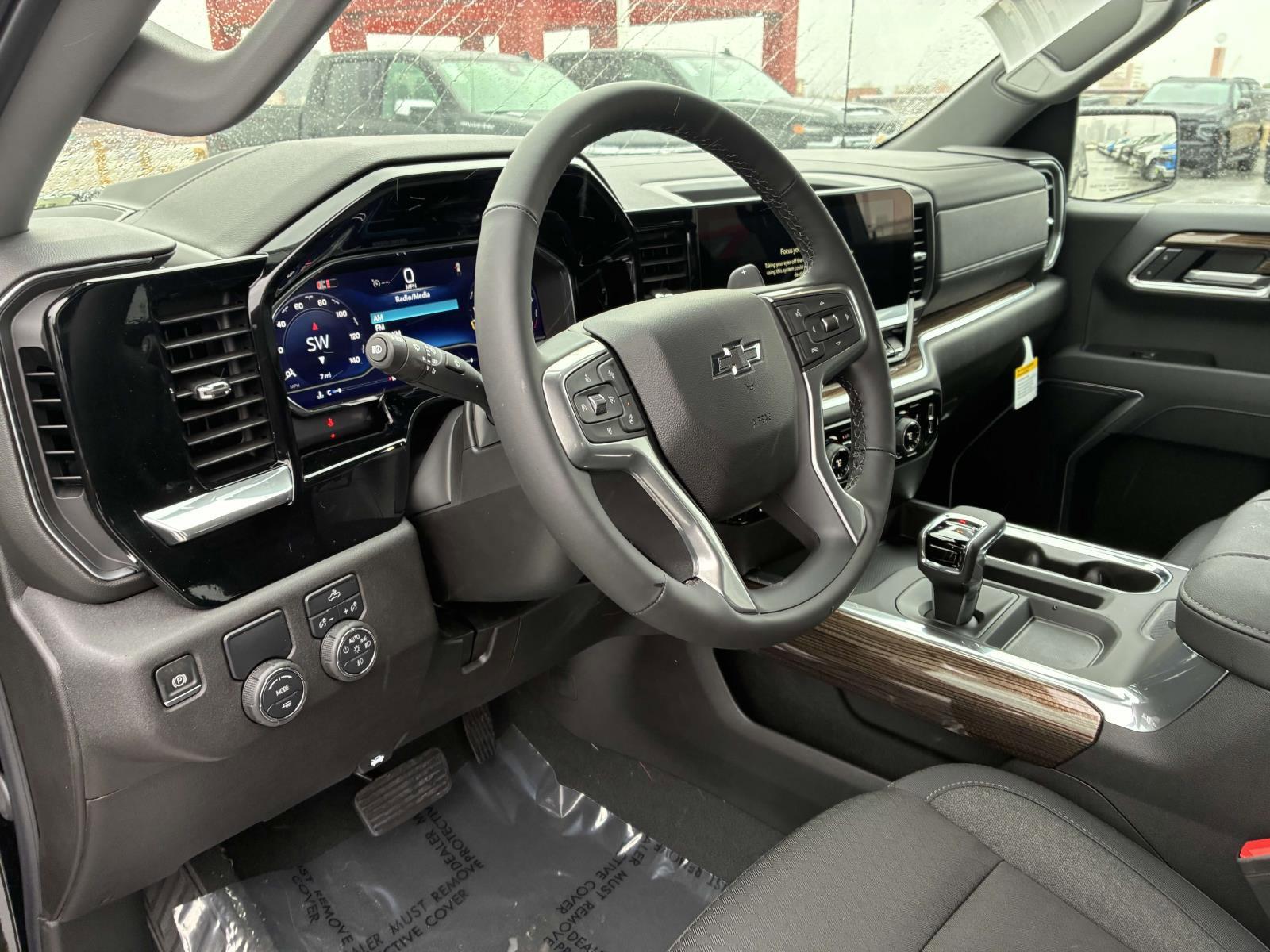 2025 Chevrolet Silverado 1500 Vehicle Photo in LOS ANGELES, CA 90007-3794