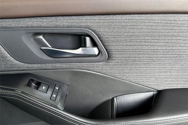 2023 Nissan Rogue Vehicle Photo in ELK GROVE, CA 95757-8703