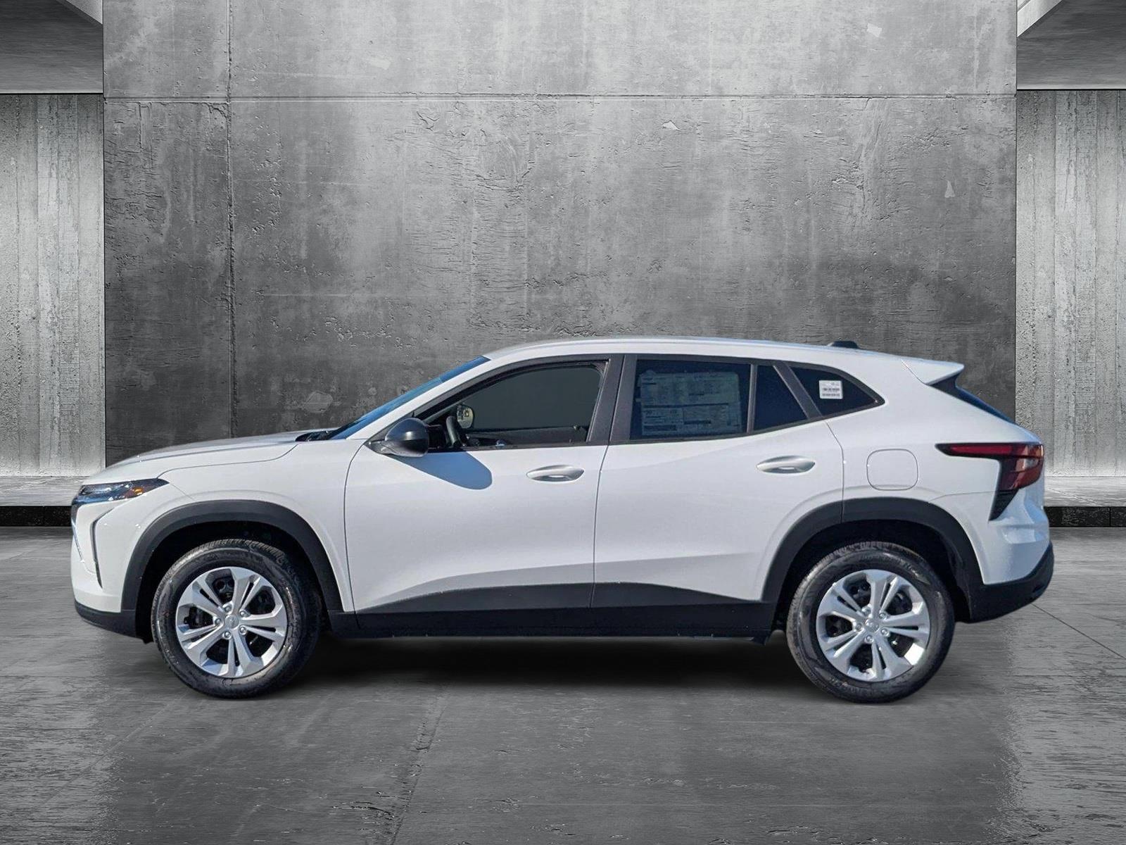 2025 Chevrolet Trax Vehicle Photo in VALENCIA, CA 91355-1705
