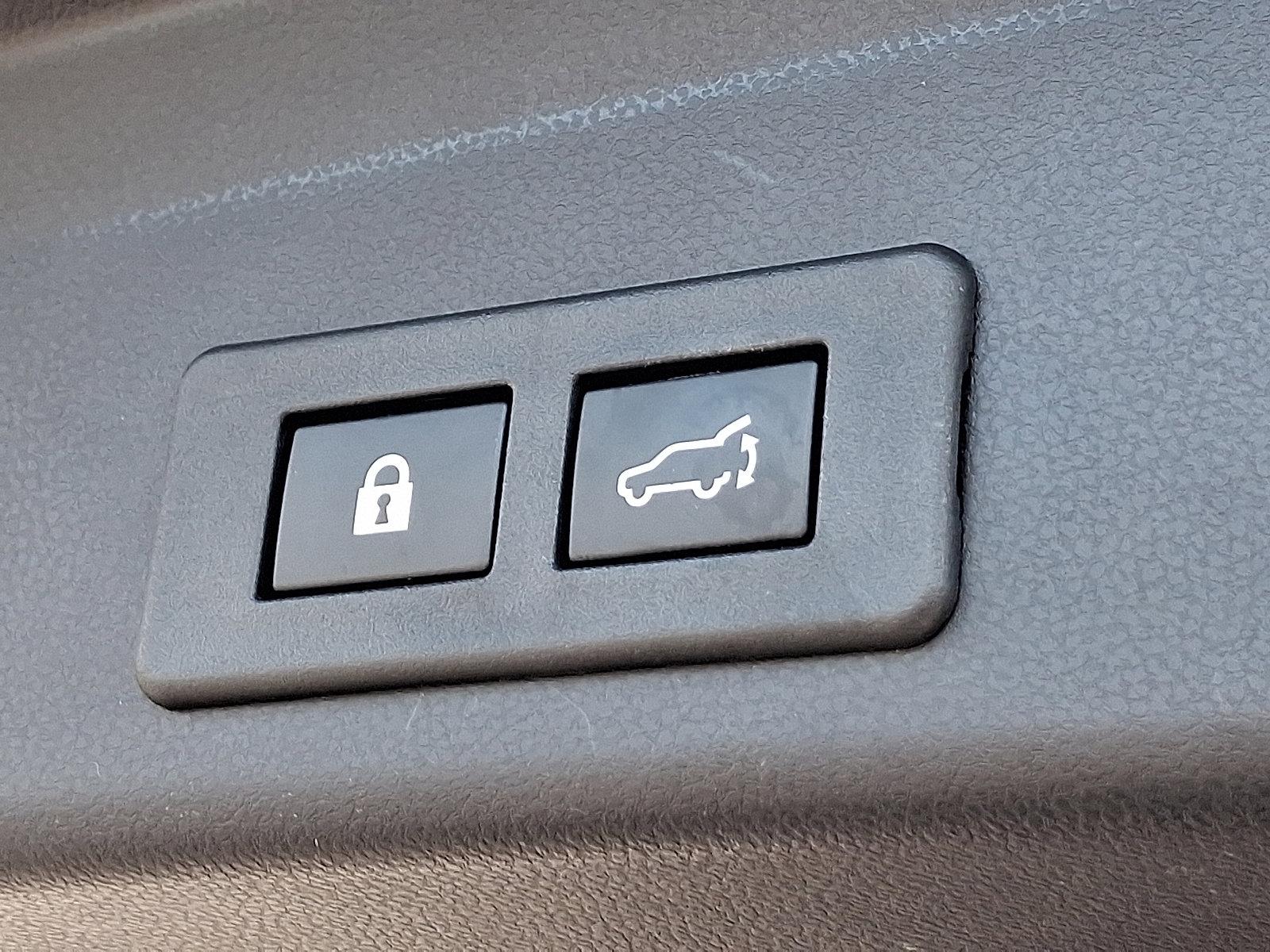 2023 Subaru Ascent Vehicle Photo in Trevose, PA 19053