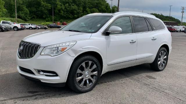 2017 Buick Enclave Vehicle Photo in MOON TOWNSHIP, PA 15108-2571
