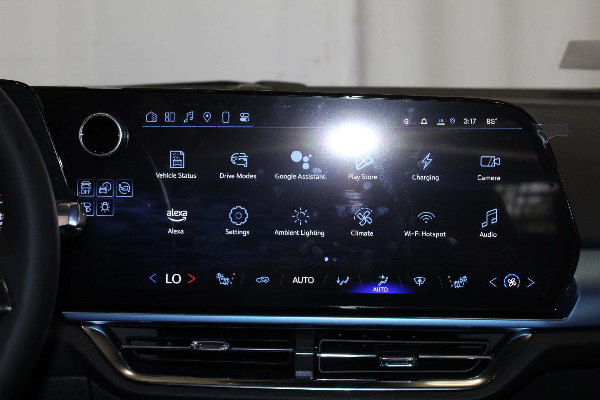 2025 Chevrolet Equinox EV Vehicle Photo in NORTHAMPTON, MA 01060-1120