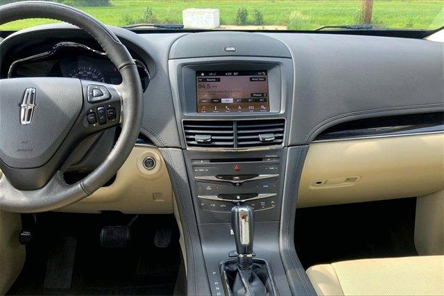2019 Lincoln MKT Vehicle Photo in TOPEKA, KS 66609-0000