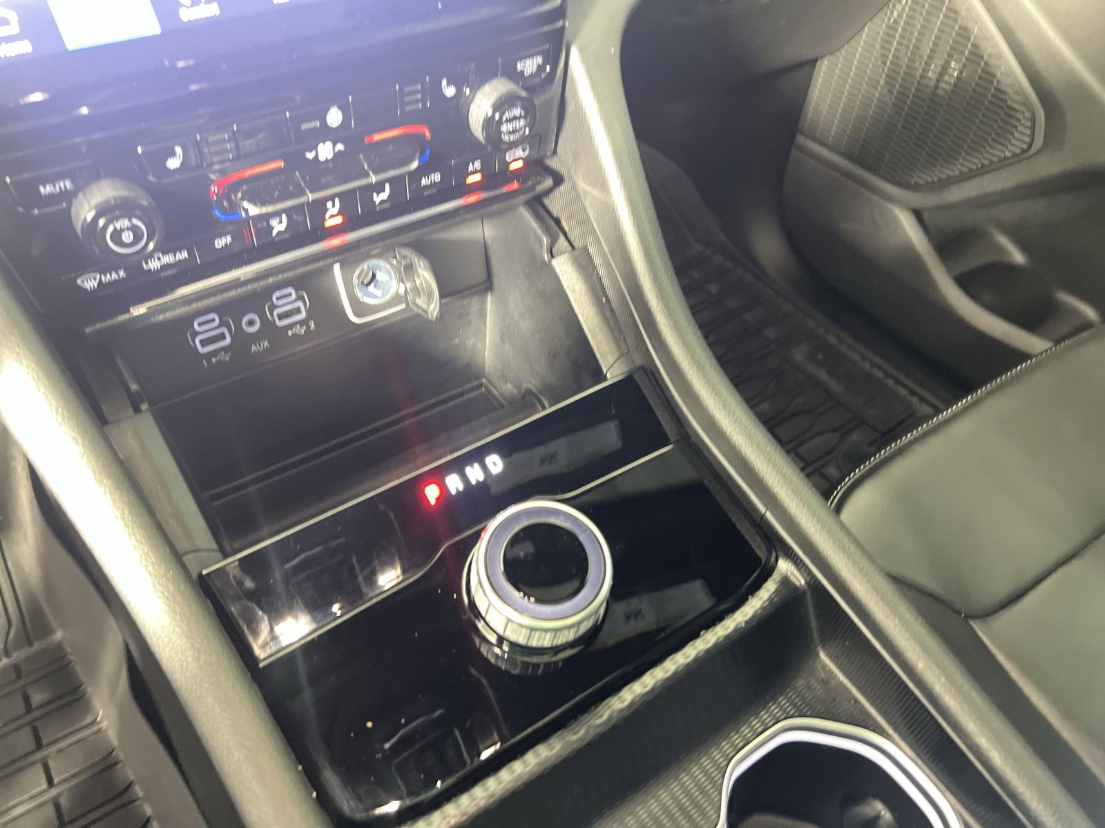 2024 Jeep Grand Cherokee L Vehicle Photo in GEORGETOWN, TX 78626-7508