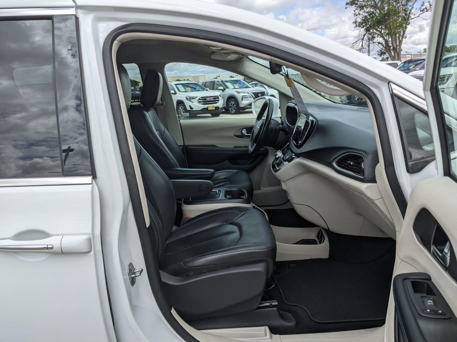 2021 Chrysler Pacifica Vehicle Photo in Seguin, TX 78155