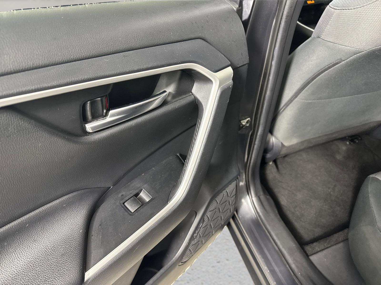 2019 Toyota RAV4 Vehicle Photo in GEORGETOWN, TX 78626-7508