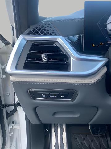 2024 BMW X7 Vehicle Photo in APPLETON, WI 54914-8833