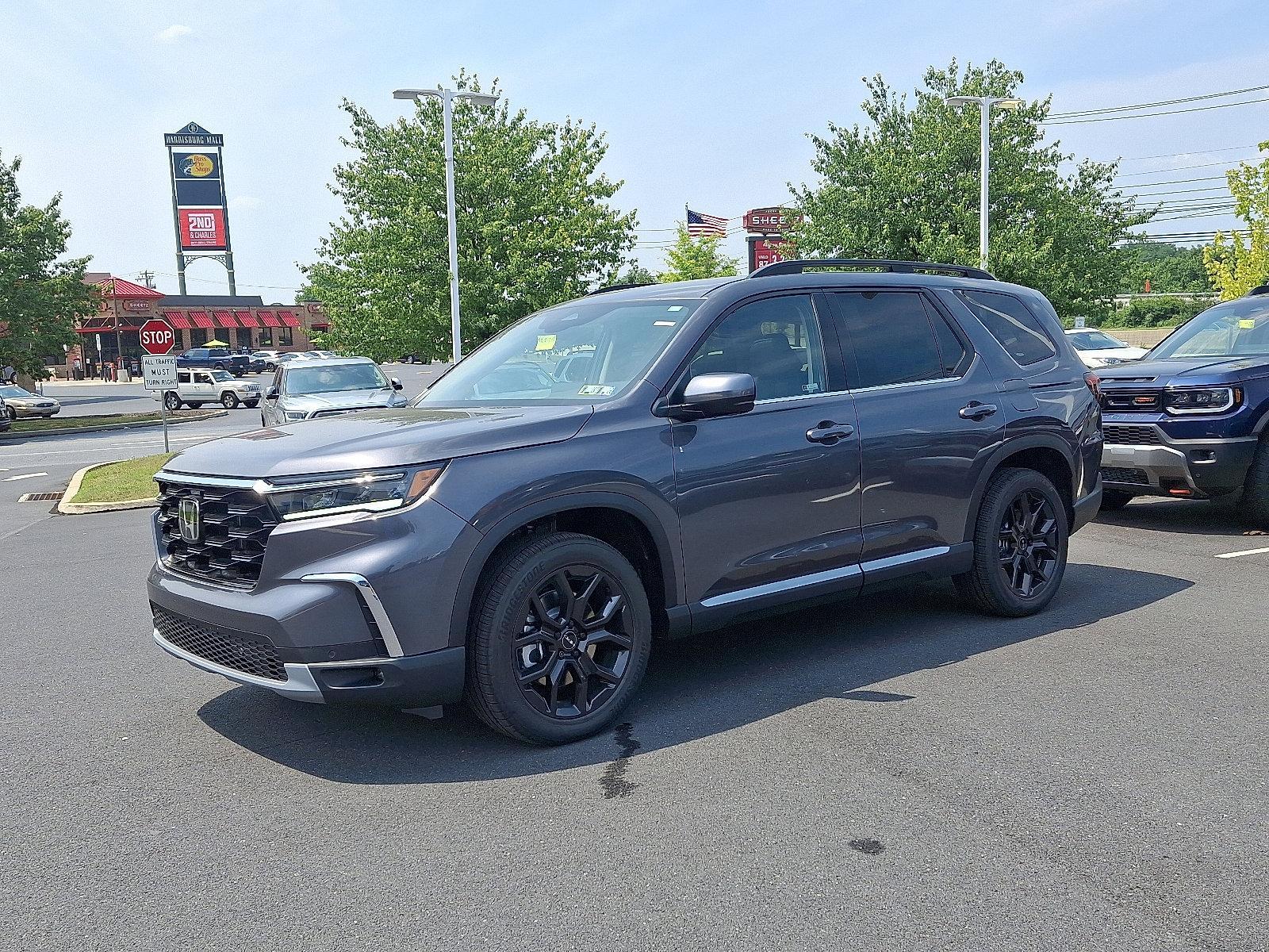 2025 Honda Pilot Vehicle Photo in Harrisburg, PA 17111