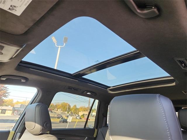 2025 Cadillac XT6 Vehicle Photo in ALLENTOWN, PA 18103-7399