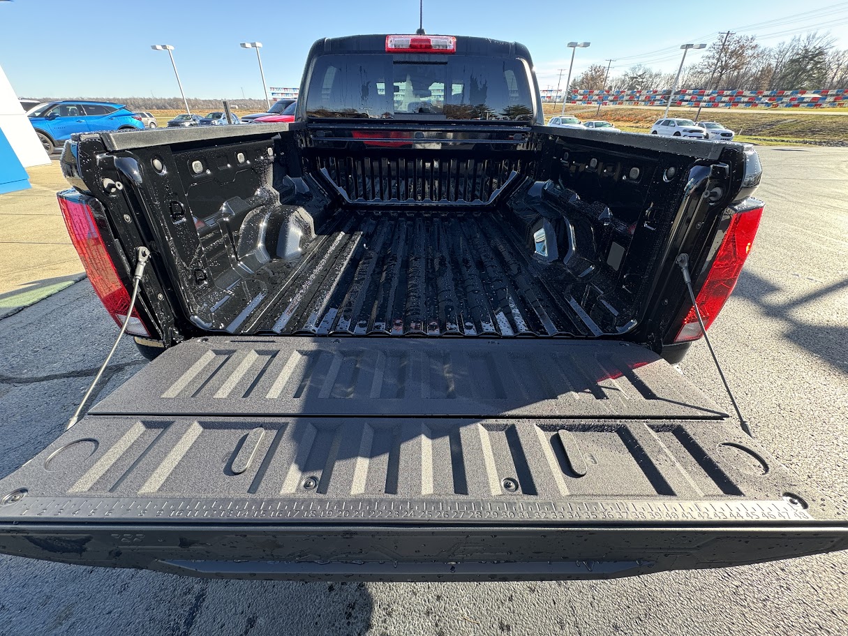 2025 Chevrolet Colorado Vehicle Photo in BOONVILLE, IN 47601-9633