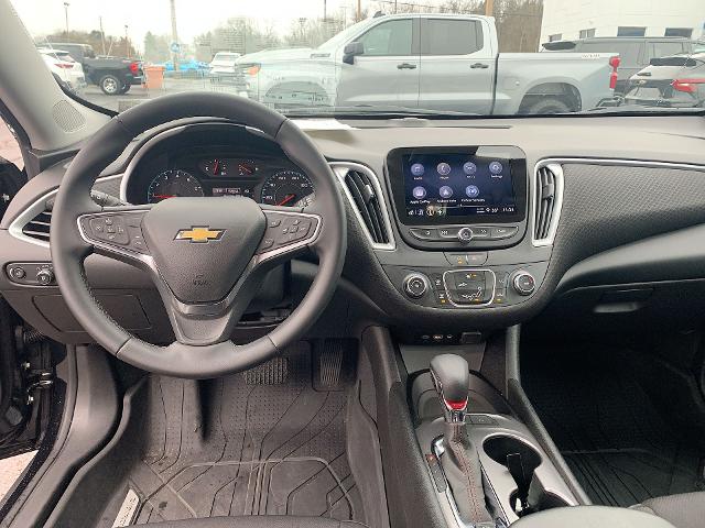 2024 Chevrolet Malibu Vehicle Photo in MOON TOWNSHIP, PA 15108-2571