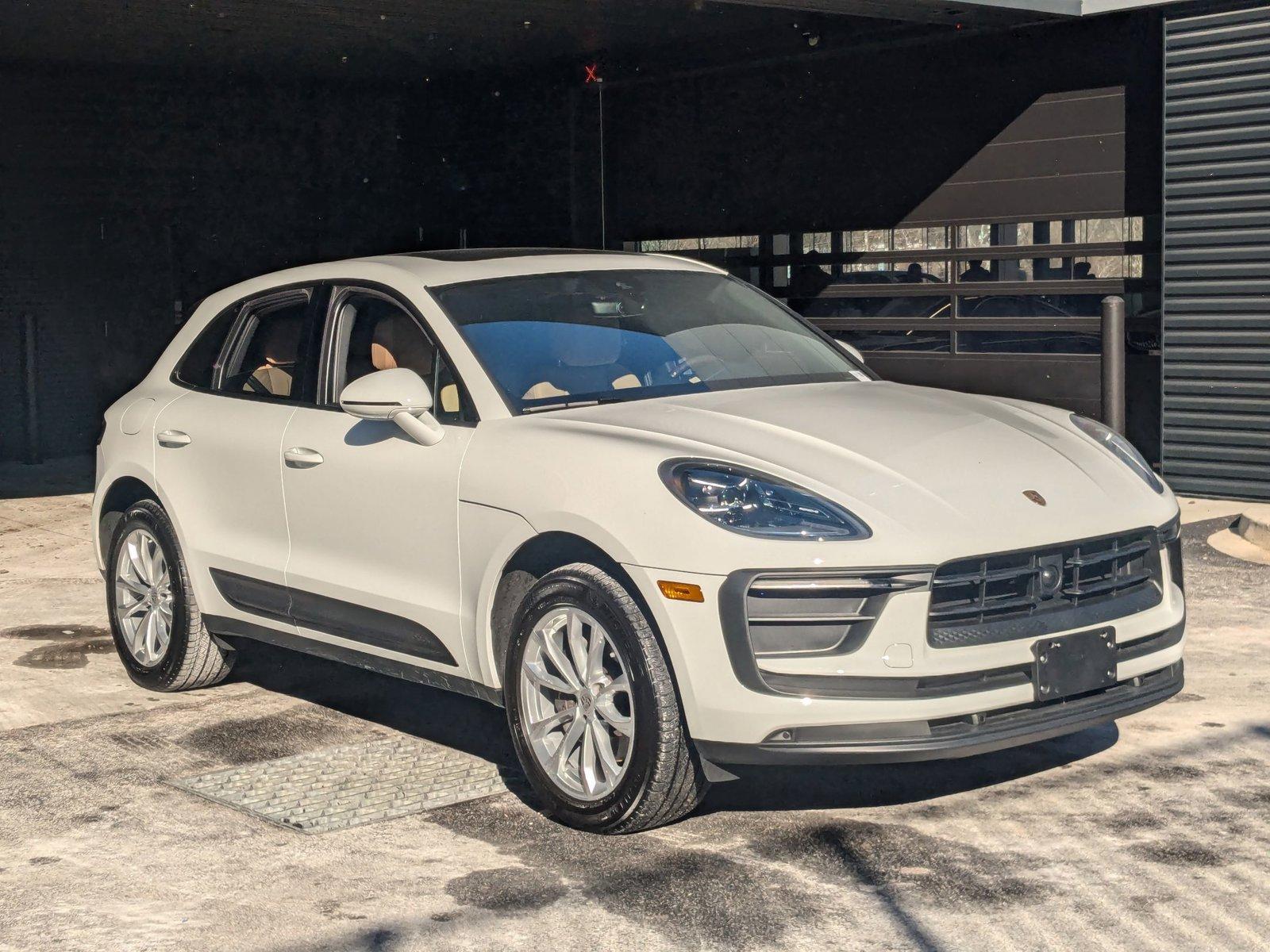 2024 Porsche Macan Vehicle Photo in Towson, MD 21204