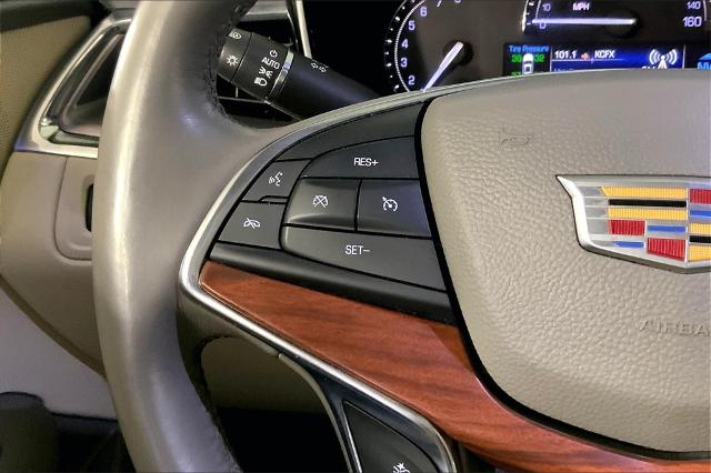 2017 Cadillac XT5 Vehicle Photo in Lees Summit, MO 64086