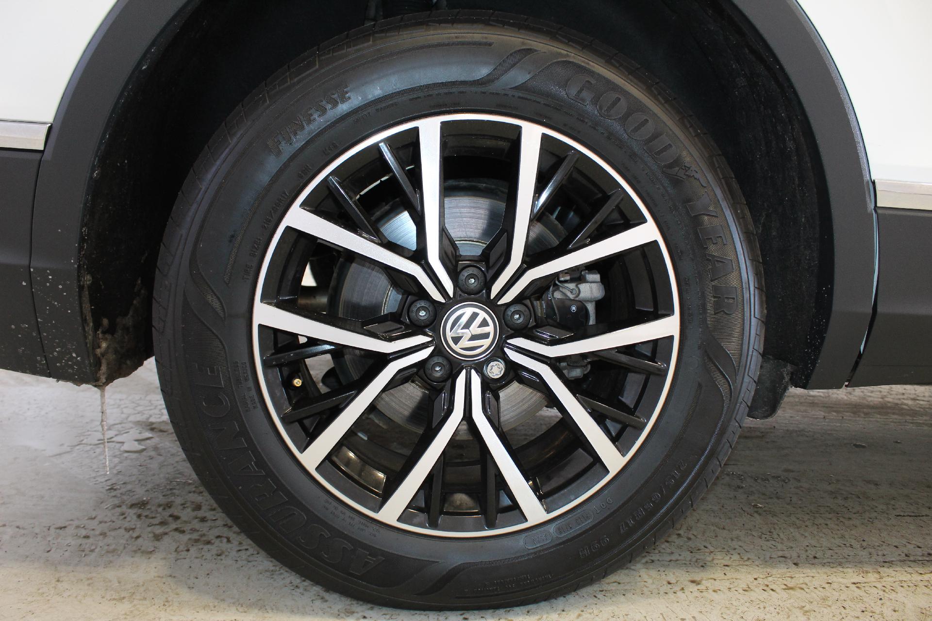 2021 Volkswagen Tiguan Vehicle Photo in NORTHAMPTON, MA 01060-1120
