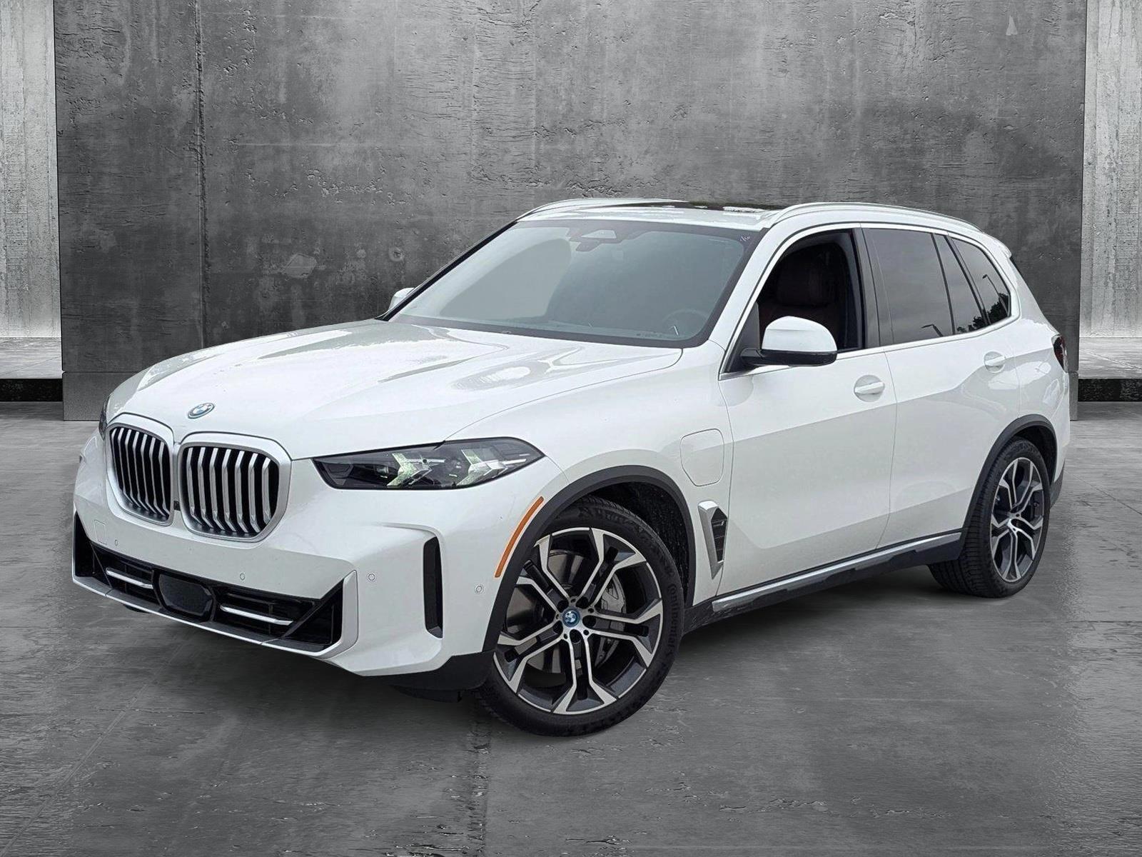 2024 BMW X5 xDrive50e Vehicle Photo in Delray Beach, FL 33444