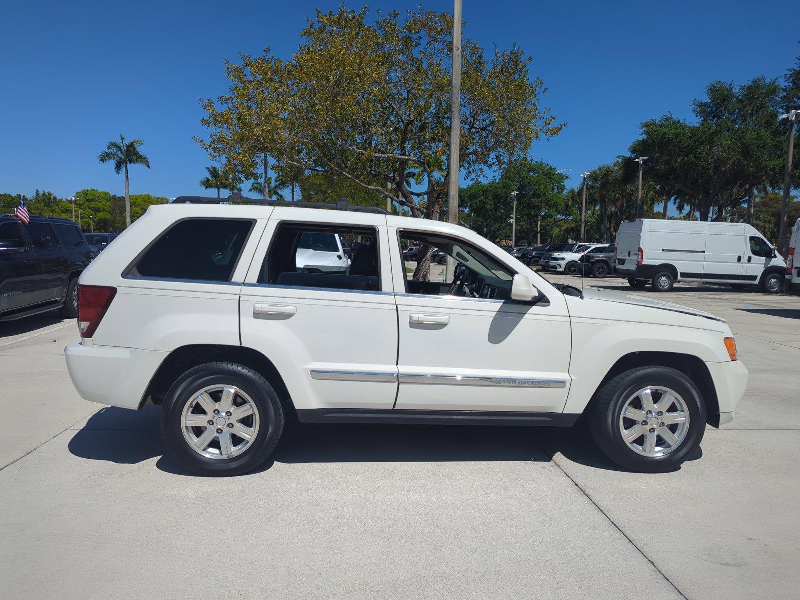 2008 Jeep Grand Cherokee Vehicle Photo in Pembroke Pines, FL 33027