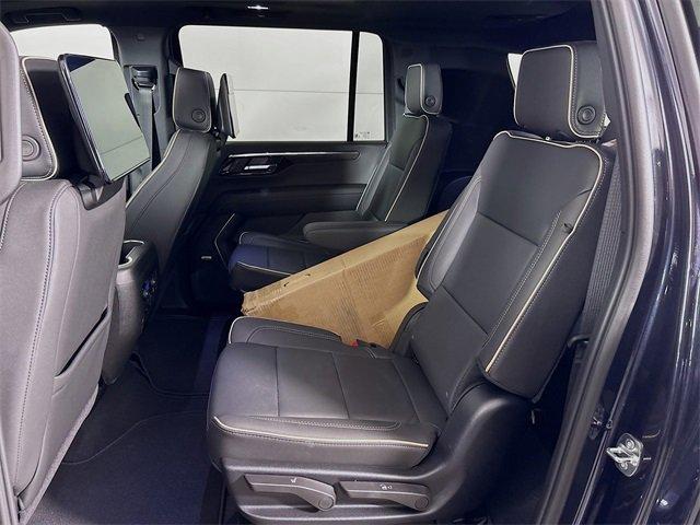 2025 Chevrolet Suburban Vehicle Photo in PUYALLUP, WA 98371-4149