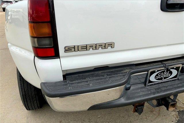 2007 GMC Sierra 2500 HD Vehicle Photo in TOPEKA, KS 66609-0000