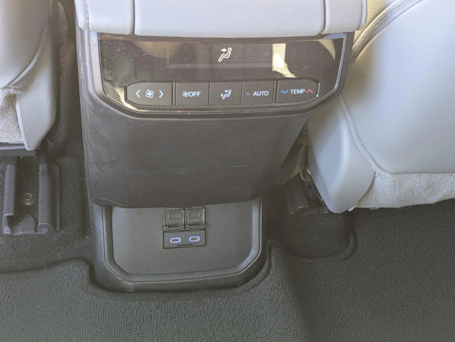 2022 Toyota Highlander Vehicle Photo in Ft. Myers, FL 33907