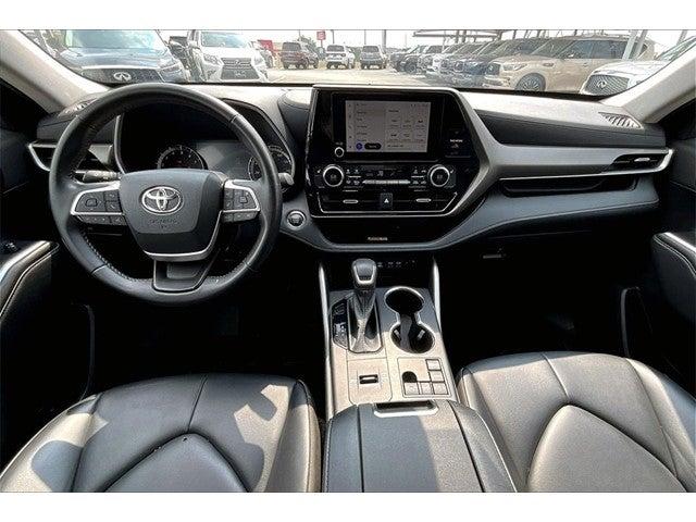 2023 Toyota Highlander Vehicle Photo in San Antonio, TX 78230
