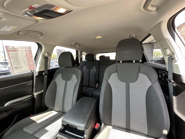 2025 Kia Sorento Vehicle Photo in Tucson, AZ 85712