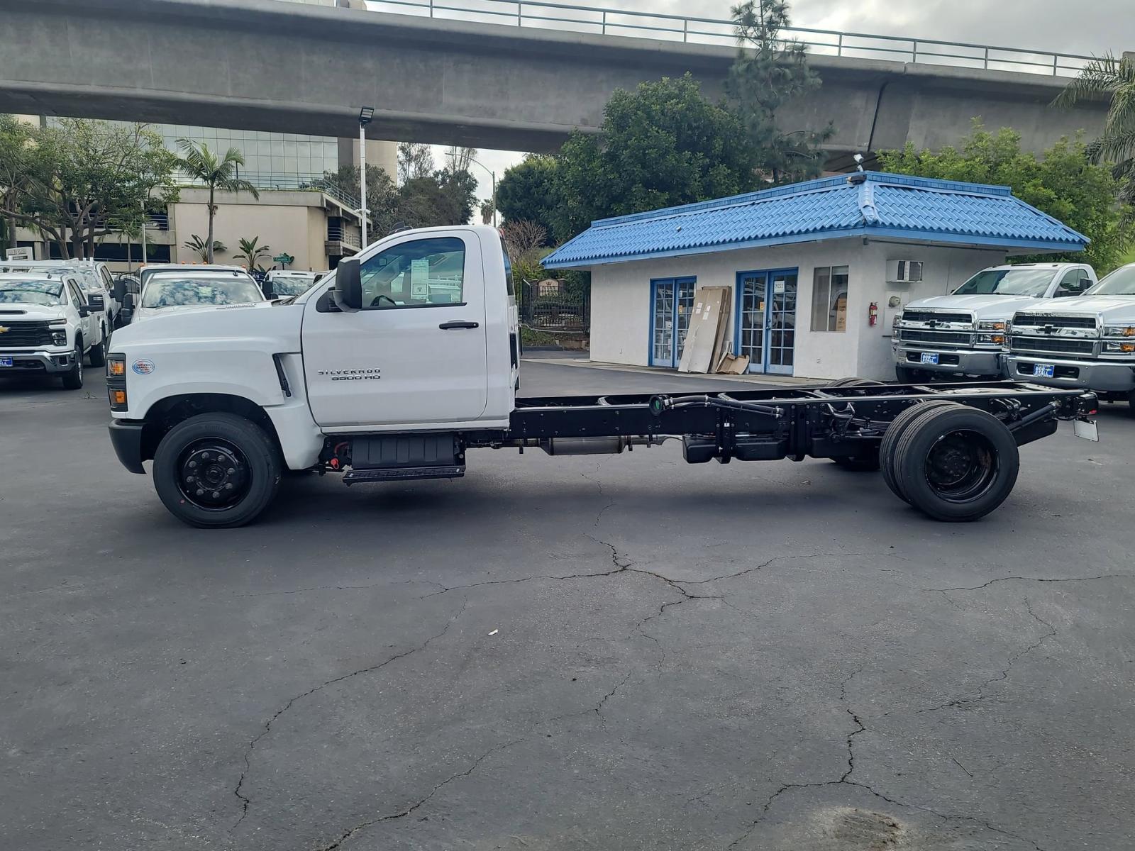 2023 Chevrolet Silverado Chassis Cab Vehicle Photo in LA MESA, CA 91942-8211