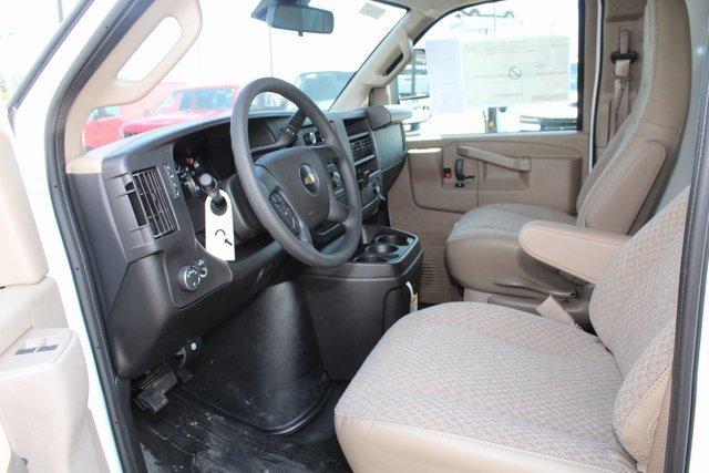 2024 Chevrolet Express Cutaway 3500 Vehicle Photo in SAINT CLAIRSVILLE, OH 43950-8512