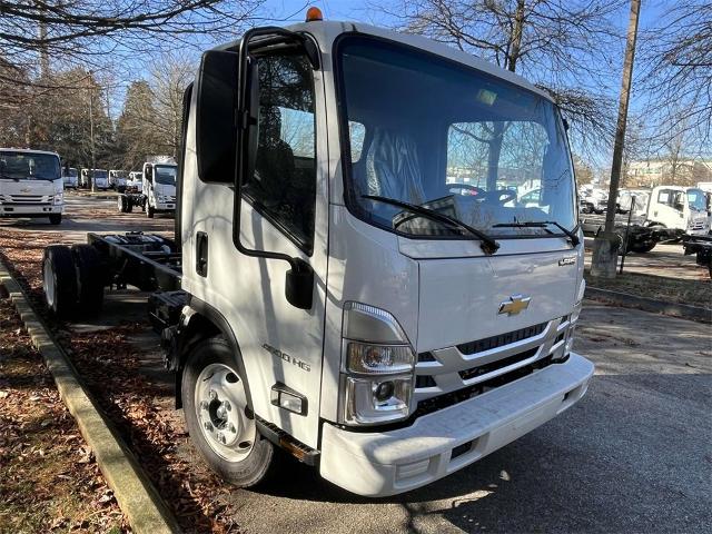 2024 Chevrolet Low Cab Forward 4500 Vehicle Photo in ALCOA, TN 37701-3235