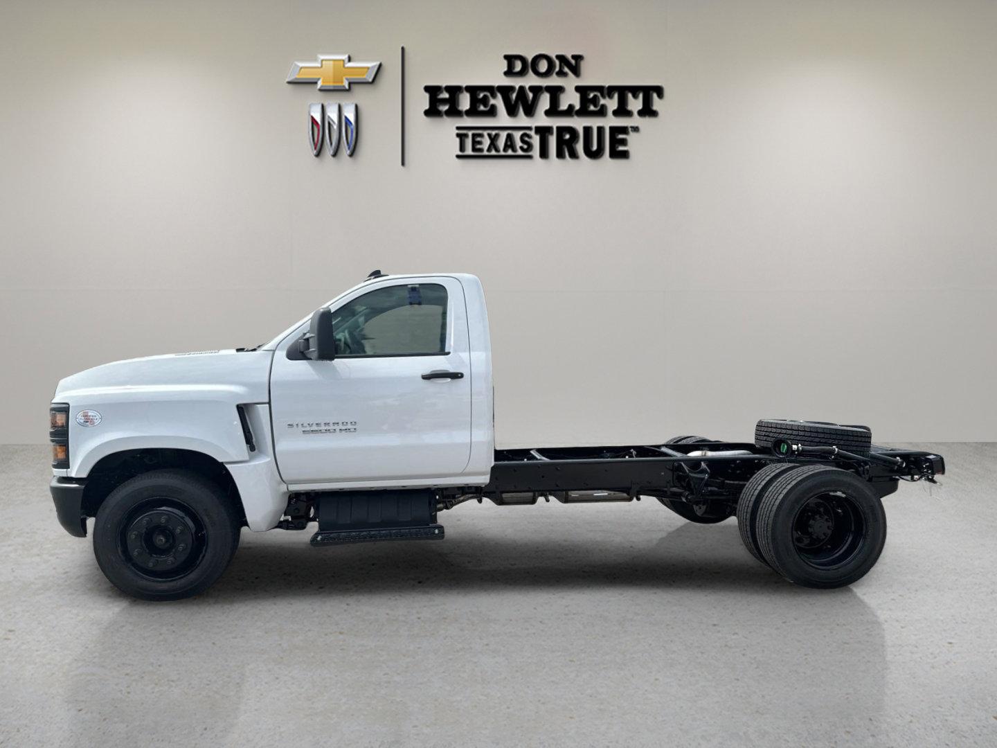 2024 Chevrolet Silverado 5500 HD Vehicle Photo in GEORGETOWN, TX 78626-7508