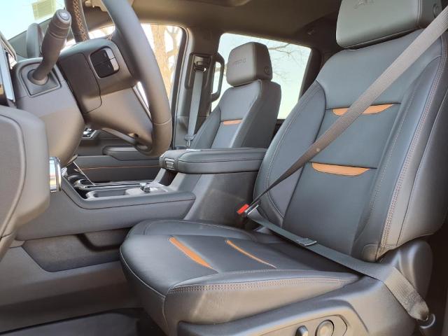 2025 GMC Sierra 2500 HD Vehicle Photo in Denton, TX 76205