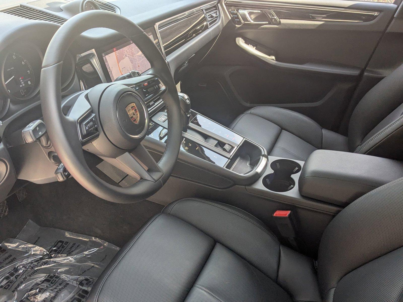 2025 Porsche Macan Vehicle Photo in Towson, MD 21204