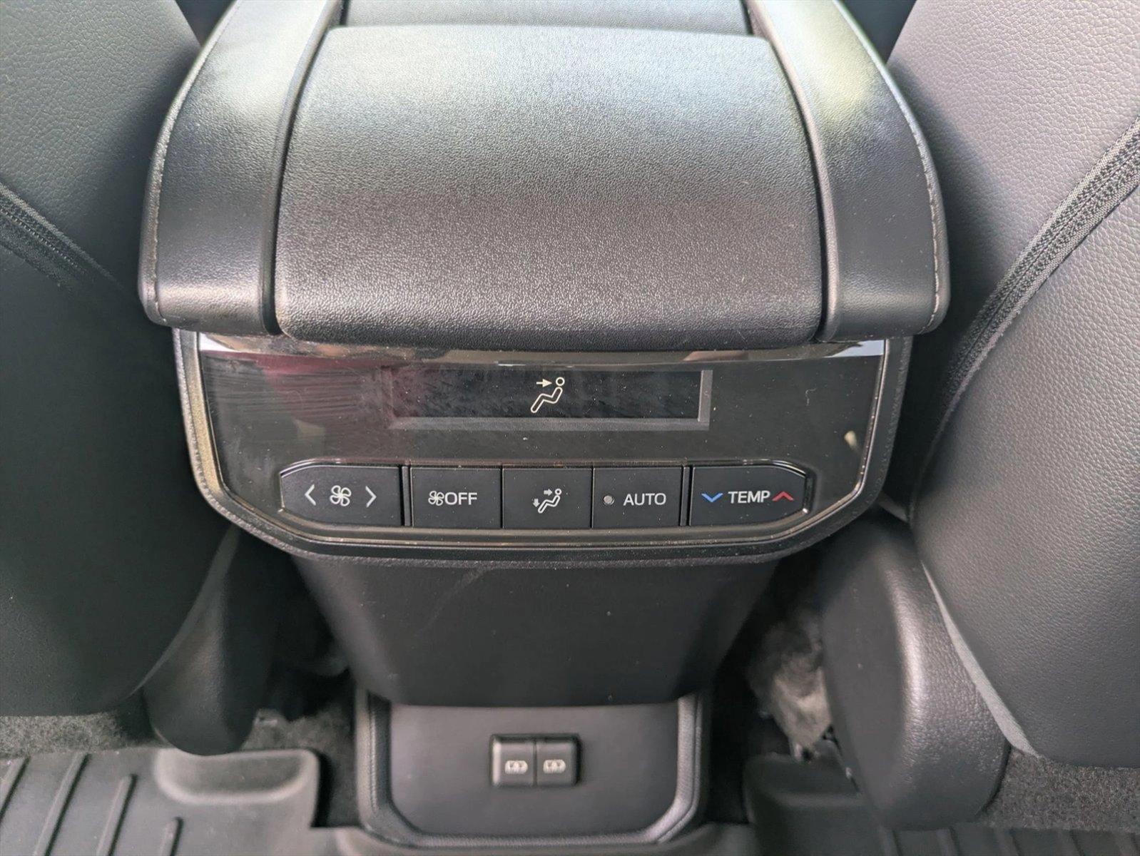 2023 Toyota Highlander Vehicle Photo in Winter Park, FL 32792