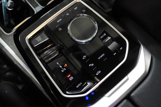 2024 BMW 760i xDrive Vehicle Photo in GRAPEVINE, TX 76051