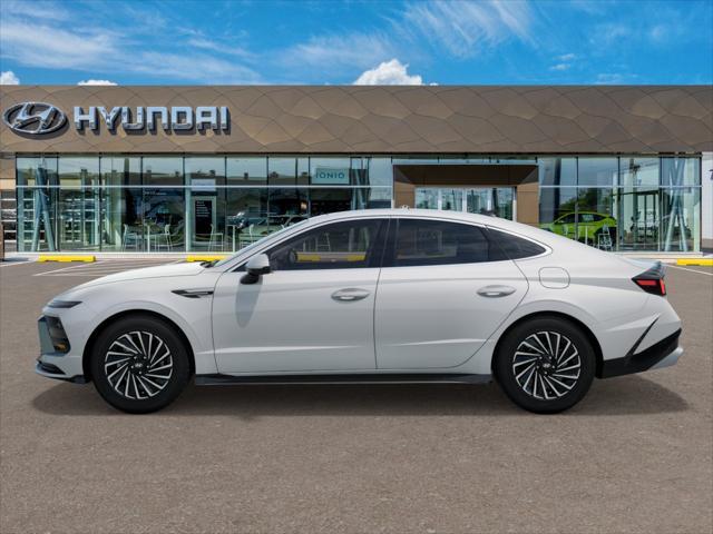 2025 Hyundai SONATA Hybrid Vehicle Photo in Peoria, IL 61615
