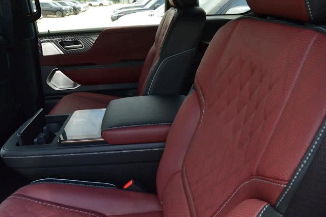 2025 INFINITI QX80 Vehicle Photo in Houston, TX 77090